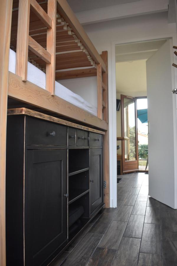 Loralistudios, Maison En Bord De *